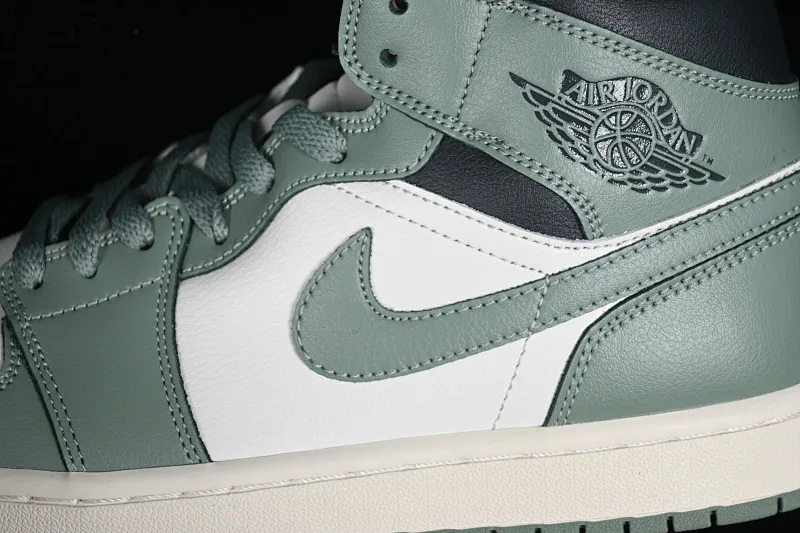 All categories Air Jordan Jordan series basketball shoes Air Jordan 1 Mid Air Jordan 1 Mid AJ1 Joe 1 fresh warm green Zhongbang basketball shoes BQ6472-130